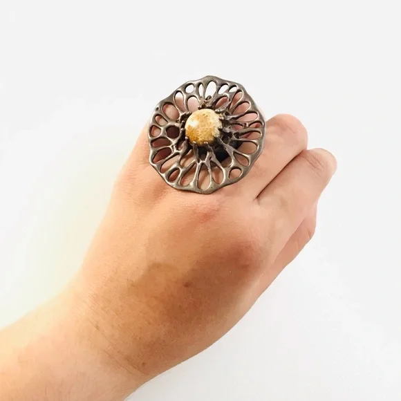 Vintage mid Century Modern Brutalist Fossil Stone Ring - Picture 4 of 14
